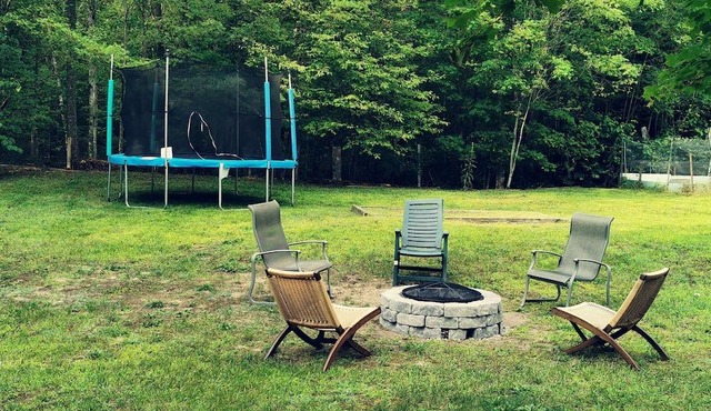 Tiny Reds - Spacious and Cozy Cottage next to Cove Beach in Tiny