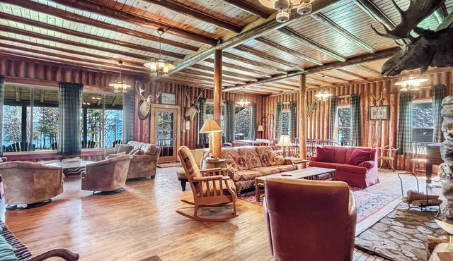 Tomhegan Lodge (Tomhegan Direct Lake Access)