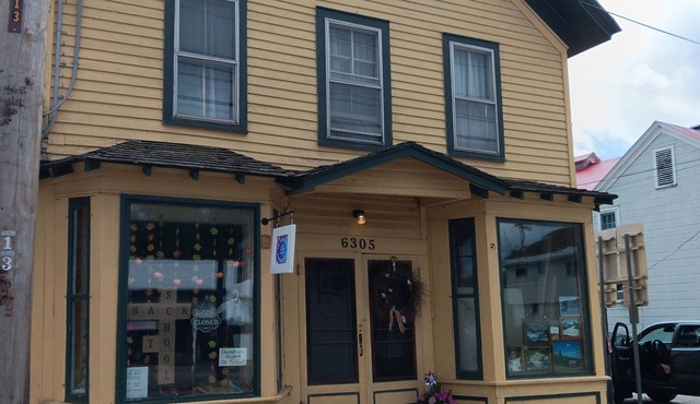 Trailside Townhouse in the center of Indian Lake