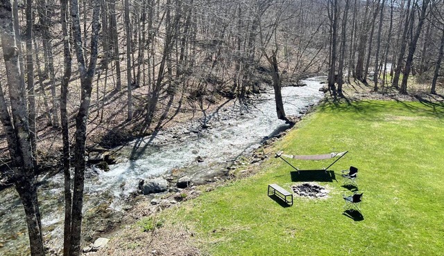 Tranquil Cabin Hideaway with Firepit and Riverfront Views on the Green River in Vermont