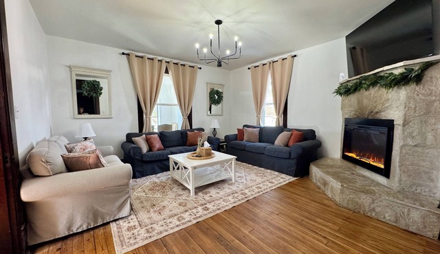Tranquil Farmhouse Retreat - Dublin, Murfield, Plain City
