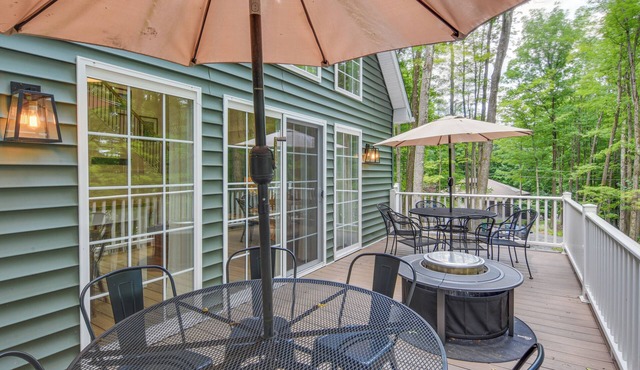 Treasure Lake Home w/Deck: Walk to Bimini Lake!