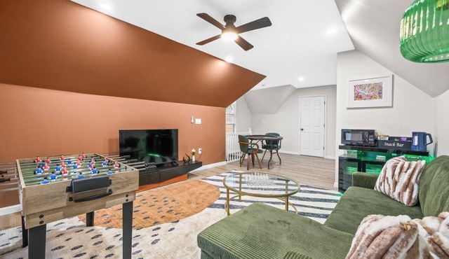 Trendy East End Escape with Spa Bath & Game Loft