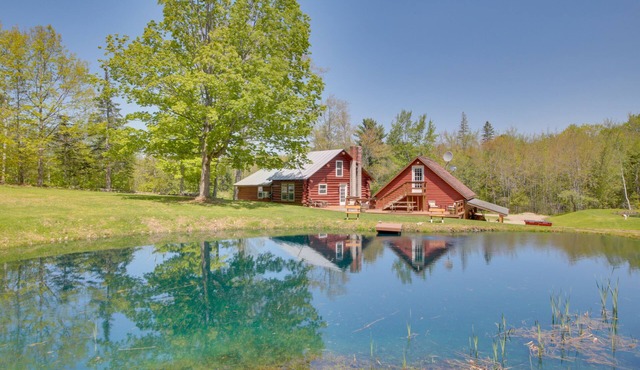 Trout Ponds & Sauna: Unique Log Cabin in Freedom