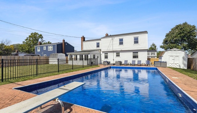 Ultimate Group Escape , Heated Pool, Hot Tub - 12 Guests