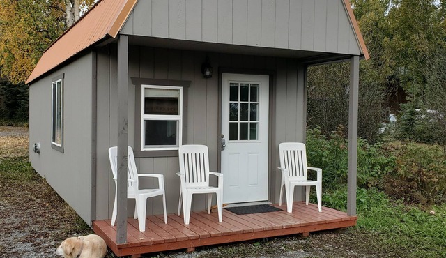 Uncle Salmon cabin with great views, fire pit & bbq
