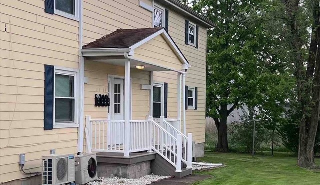 Unfurnished Remodeled apartment For Rent