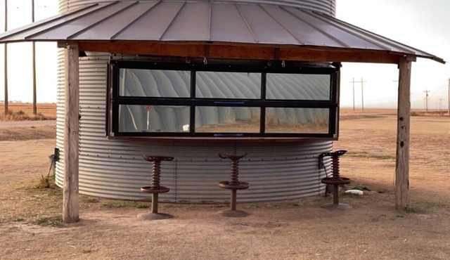 UNIQUE Grainbin Ranch Stay
