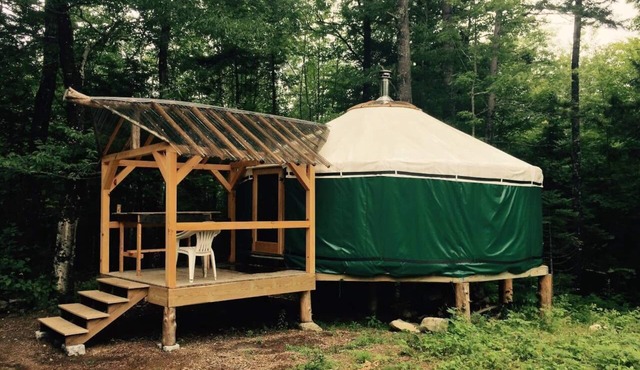 Unique lodging in the wilderness. Off the grid location great place to disconnect and enjoy nature. Access via foot or other in wintertime.