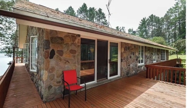 Unique Waterfront Cabin In Tomahawk - 5 bedrooms available