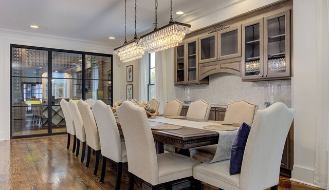 Upscale Buckhead Village Retreat! Events, Golf, Sauna, Near Everything!