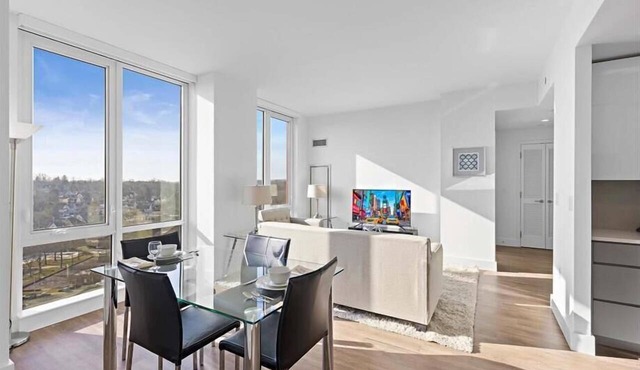 Upscale Downtown 2BR | Lux Amenities | Laundry