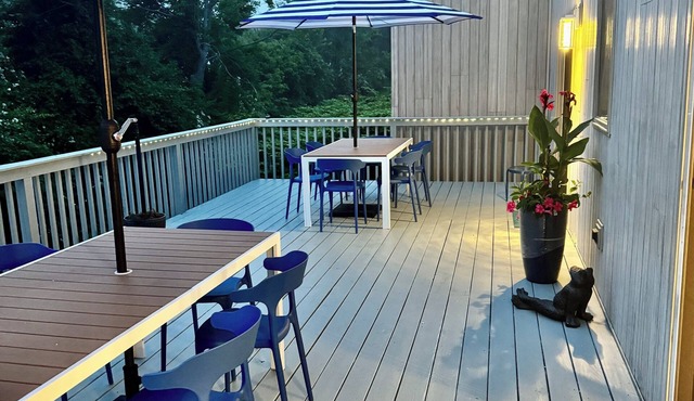 Walk to Beach ! 5 Bedrooms with adjustable beds sleeps 14 Theater Room Big Deck
