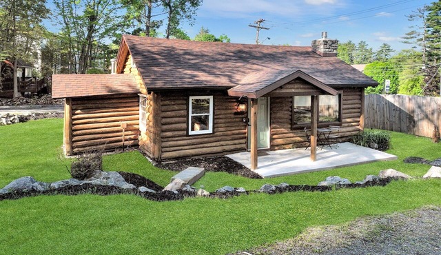 Walk to Beach - Close to Town - Pet Friendly Cabin