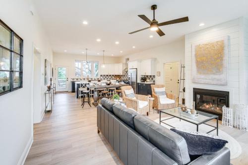 Walk to Lake Erie: Sleek Retreat w/Screened Patio