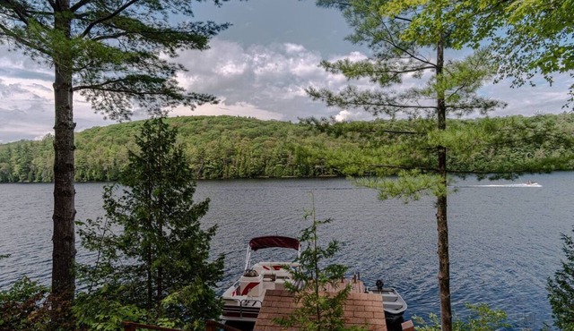 Waterfront, High-speed Internet, Near Bon Echo Park! in North Frontenac