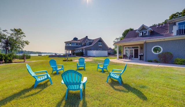 Waterfront Jackson Mansion: Patio, Grill, Dock!