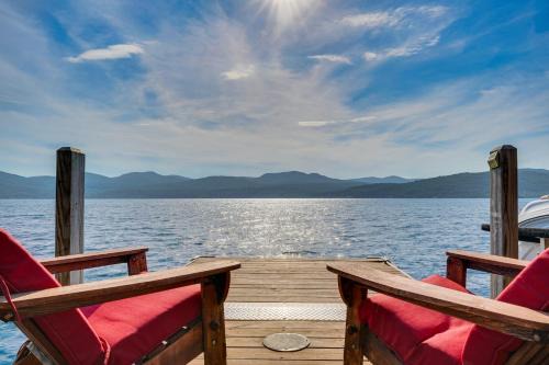 Waterfront Lake George Lodge w/Boat Dock & Deck!
