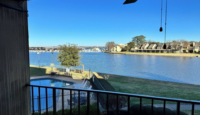 Waterfront modern condo on Walden at the lake Conroe