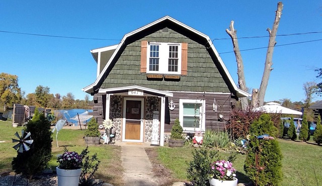 Waterfront Portage Lakes Cabin Near Towpath Trail, Fishing & Birdwatching!