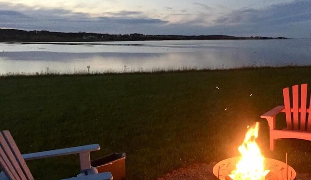 Waterfront Vacation Home - close to Cavendish, golf, beach.
