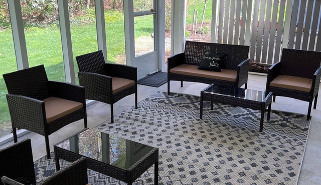 Welcoming 3-bedroom townhome in Tofftrees - only 2.5 miles to Beaver Stadium