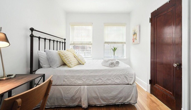 ♥West Penn Hospital★ 5★Location ♛Queen Bed~Parking