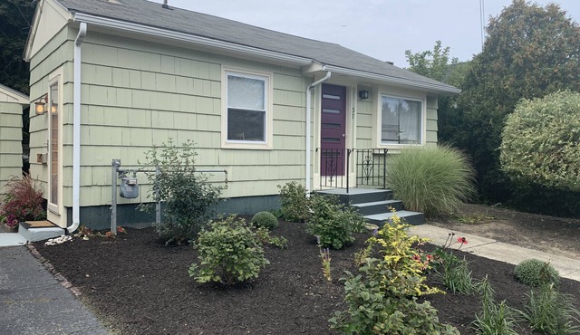 Willard Beach Two Bedroom Cottage - Available for October