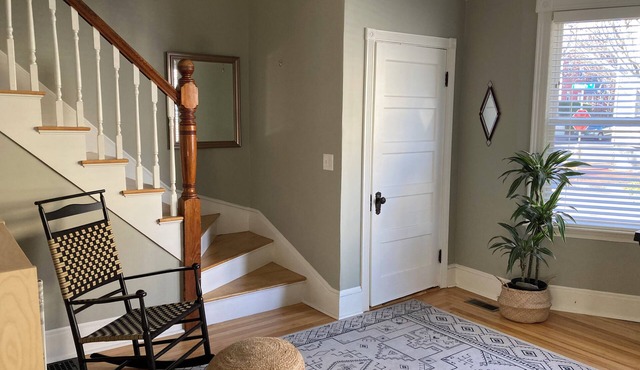Winter rental - Bright and charming townhome atop Munjoy Hill. 11/1/25- 5/31/26
