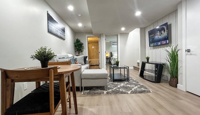 Work, Rest & Exercise | Calgary suite | Near Airport & Banff Route in Calgary