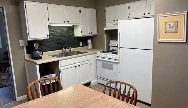 Yang on Sprang - Comfortable 1 bedroom duplex in Springfield