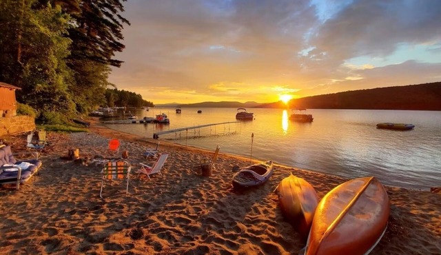 Yellow Pine Schroon Lake Lodge Private Beach Sleeps 18 Schroon Lake, NY