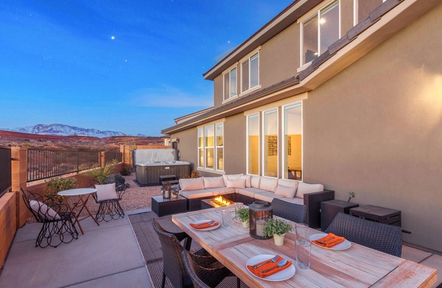 Paseos 1101 | Private Hot Tub, Outdoor Games & Shared Pickleball Courts!