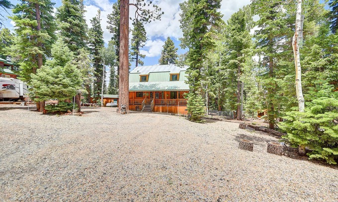 Meadow View Heights Cabin | Dj's Duck Creek Village cabin