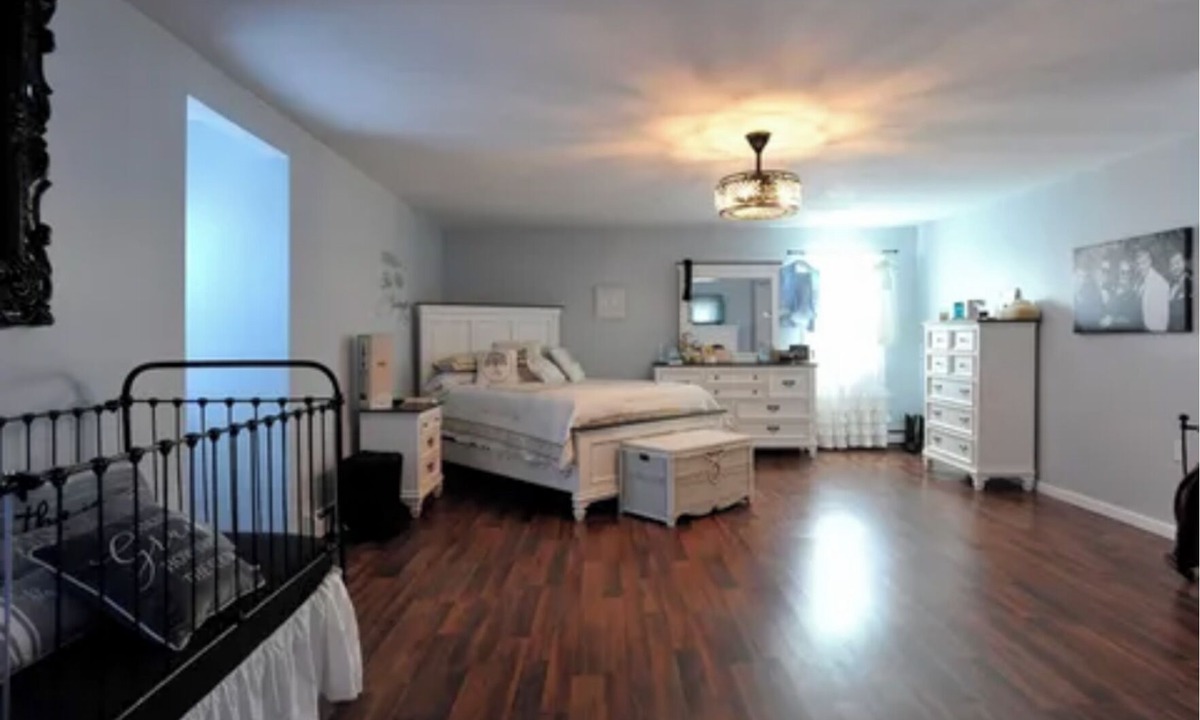 Avoca House | Spacious house in charming Avoca NY with WiFi, AC and eight person, hot tub.