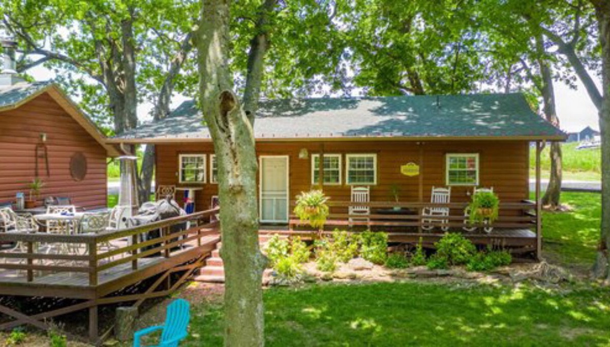 Cleora Cabin | The Herron Cabin (One Queen Bed)