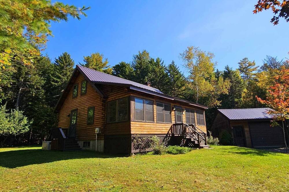 Beaver Cove Cabin | Little Moose Lodge: A Serene Lakeside Getaway for Your Ultimate Maine Retreat