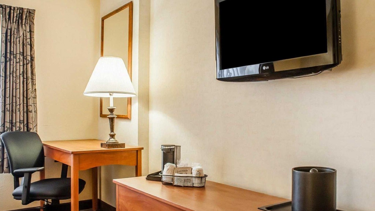 Photo of Livingroom in Downtown Niagara Falls