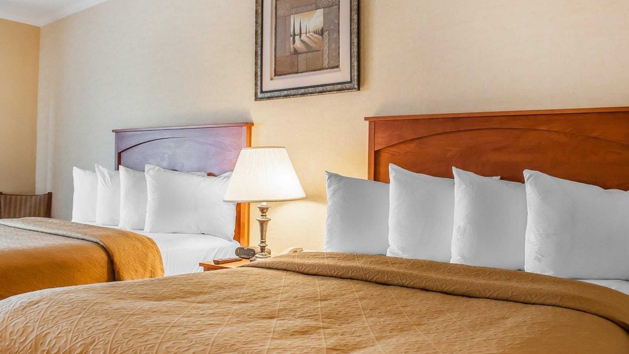 Photo of Bedroom in Downtown Niagara Falls