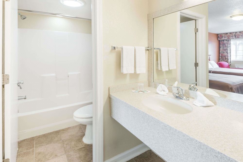 Photo of Bathroom in Grove City