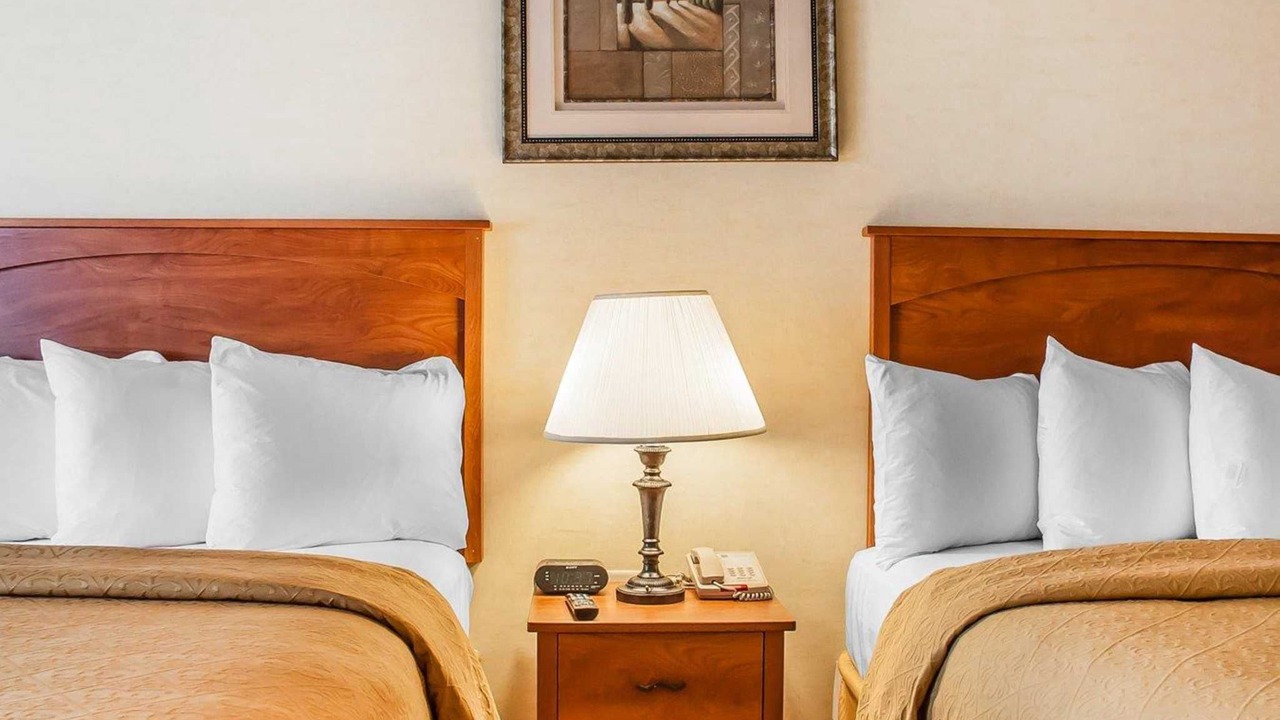 Photo of Bedroom in Downtown Niagara Falls