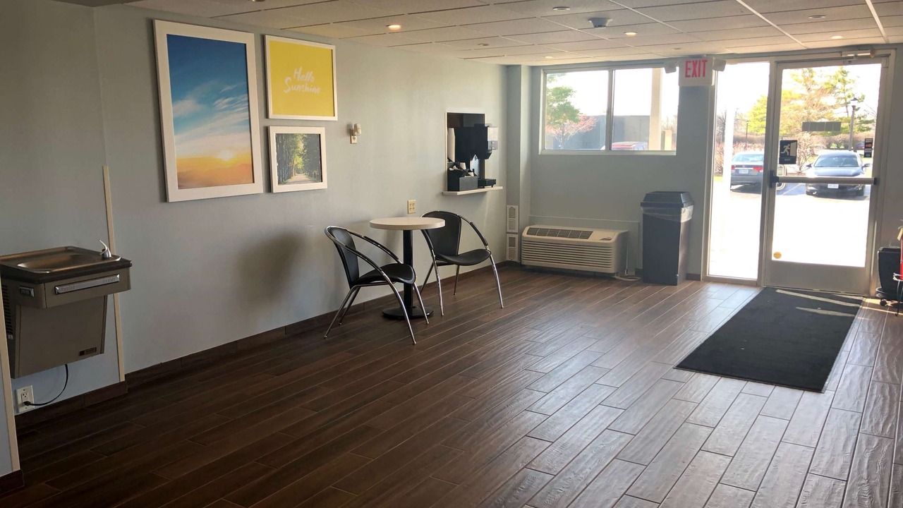 Photo of Livingroom in Grove City
