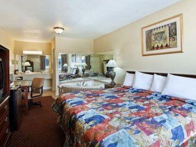 Photo of Bedroom in Grove City