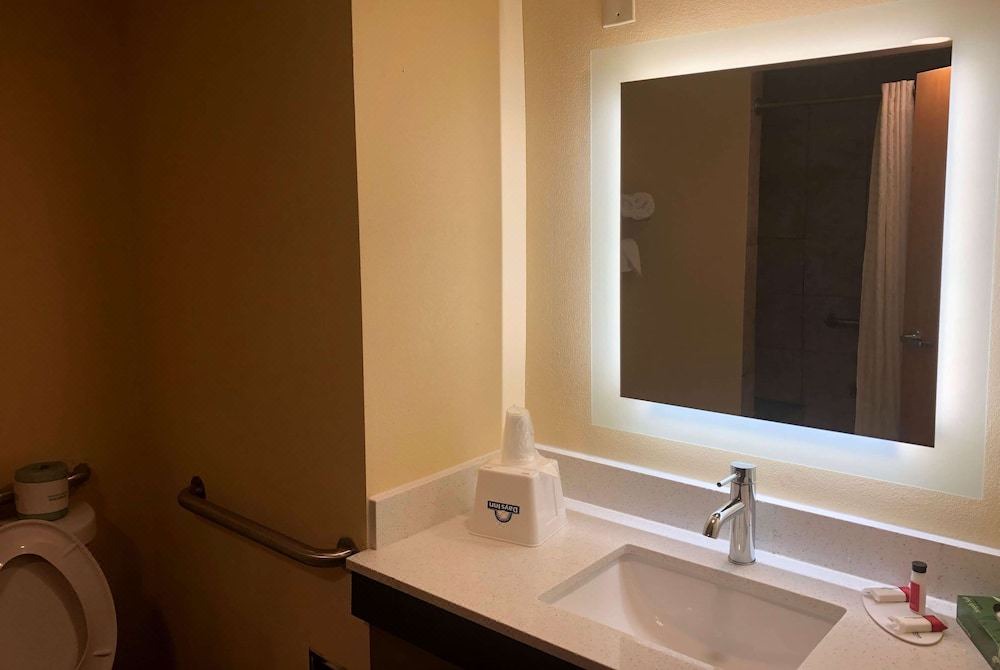 Photo of Bathroom in Grove City