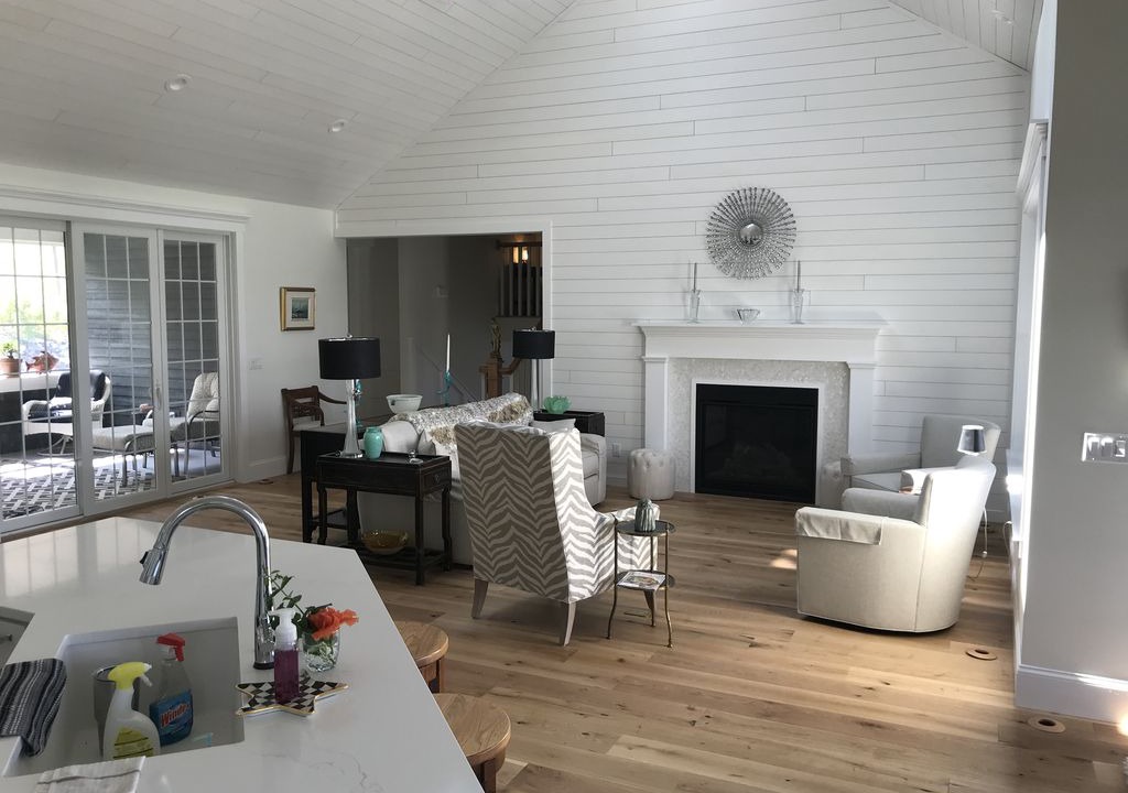 Photo of Livingroom in Town of Reading