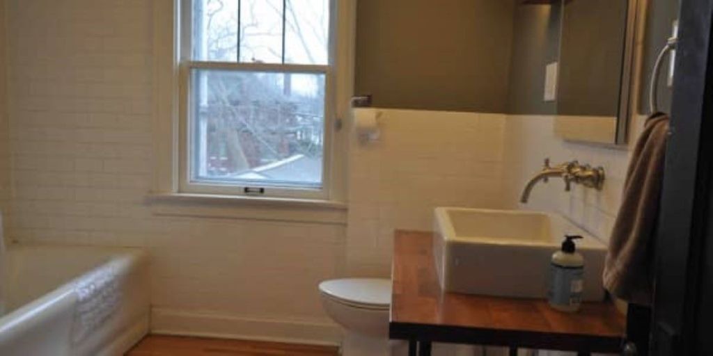 Photo of Bathroom in Central Clintonville