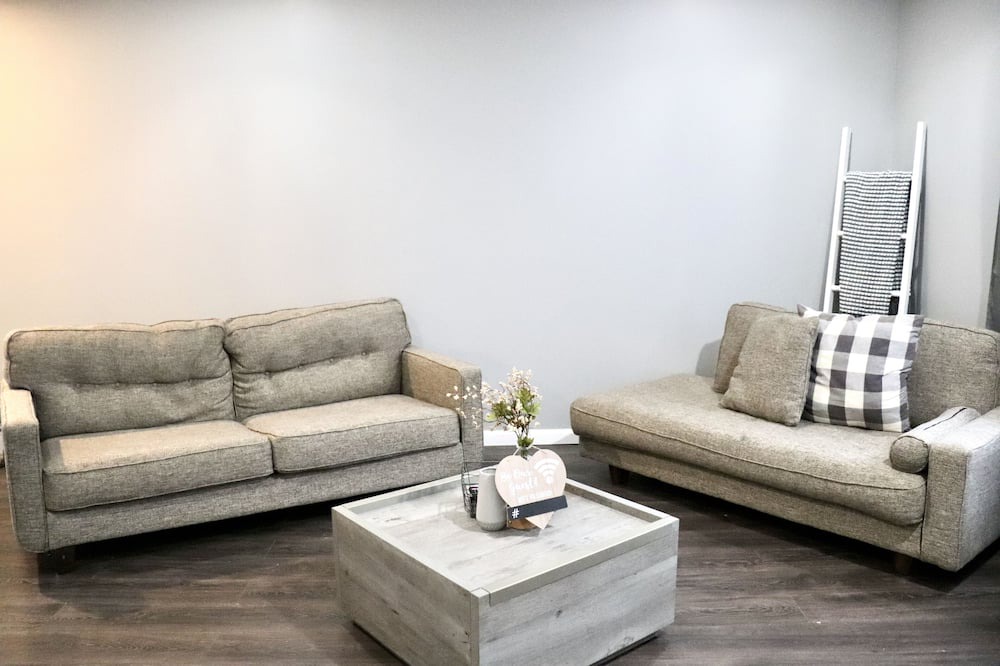 Photo of Livingroom in Depew