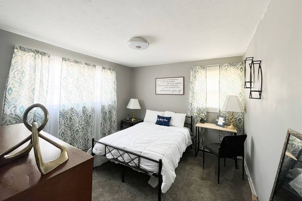 Photo of Bedroom in Youngstown