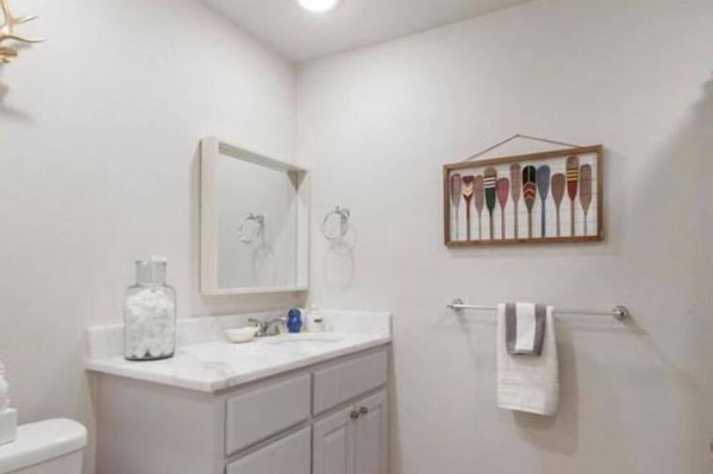Photo of Bathroom in Cleora