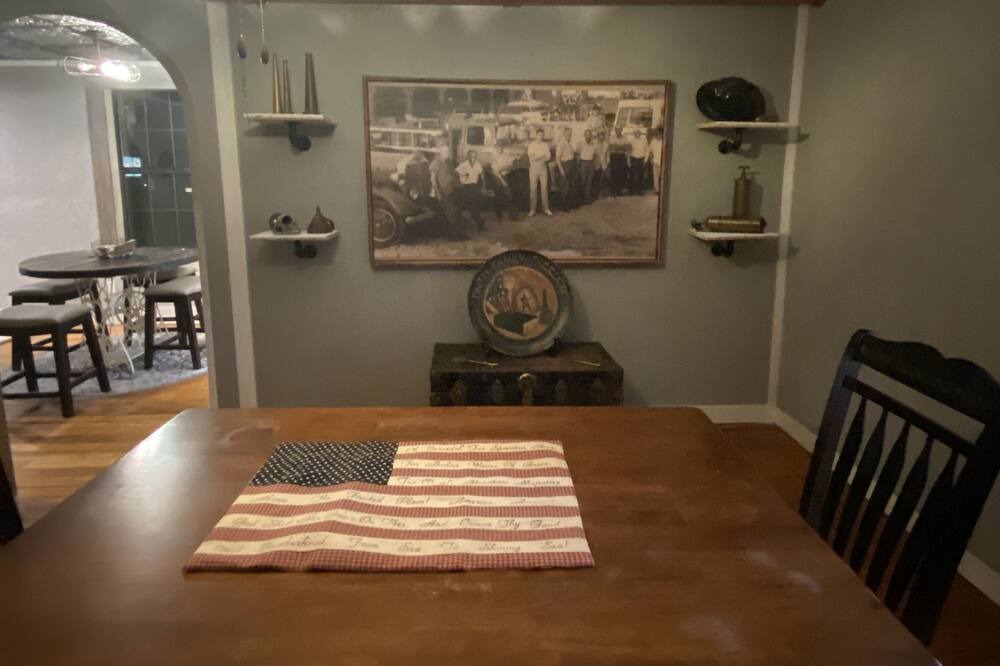 Photo of Livingroom in Vivian